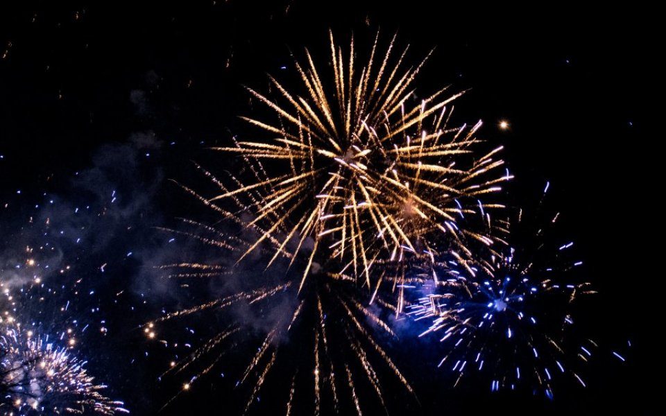How do fireworks work? The science behind why they explode, how they
