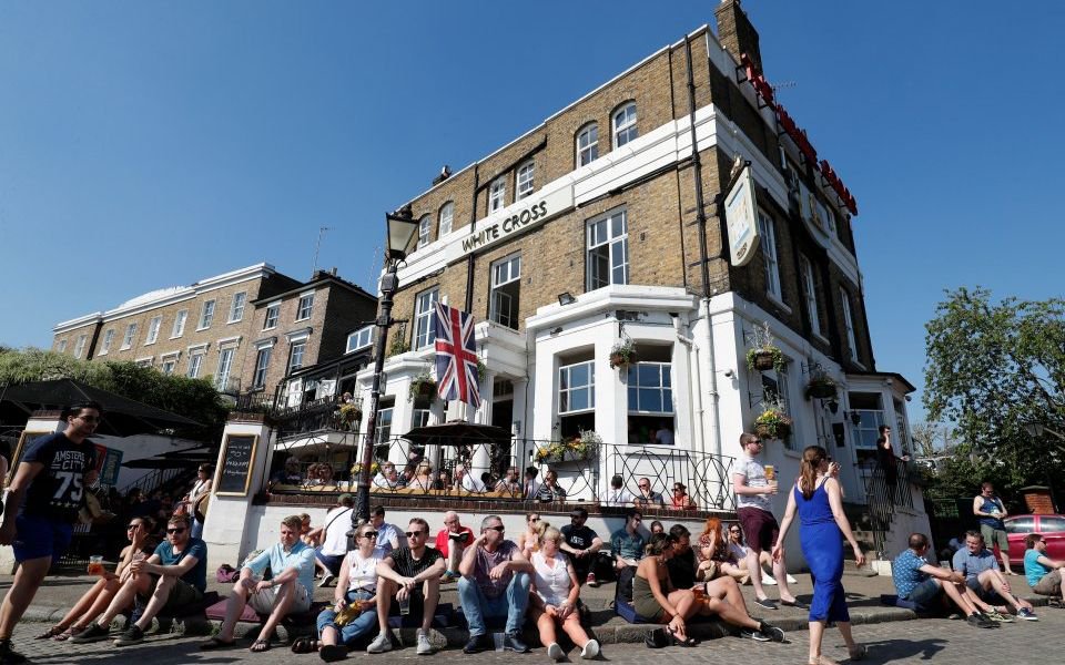 UK s Largest Pub Owner Ei To Sell Off Properties In 348m Deal