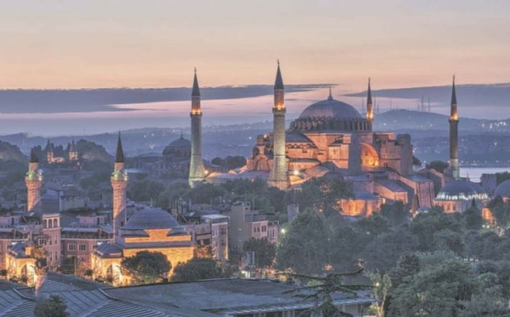 LIRA-TURKISH-BANKER