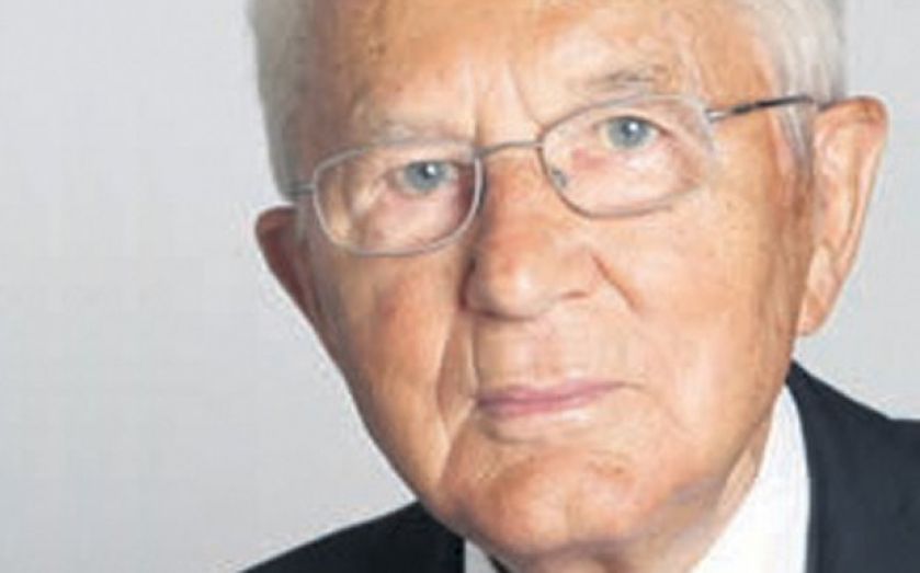 Karl Albrecht obituary: Aldi co-founder dies aged 94