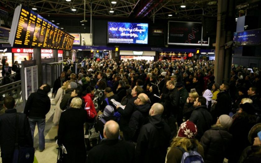 London Bridge faces travel chaos after train derails outside Brighton ...
