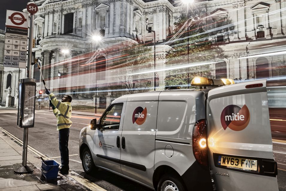 Mitie Bus Stop and Shelter Cleaning Services in London (Credit: Ed Robinson/OneRedEye)