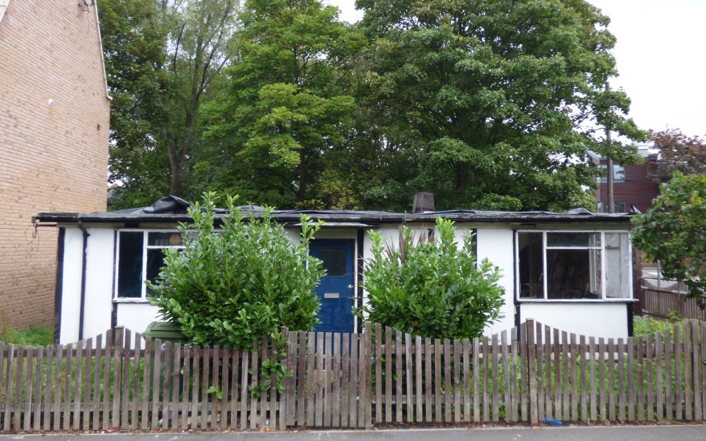 London house prices Peckham prefab shack auctioned for almost £1m