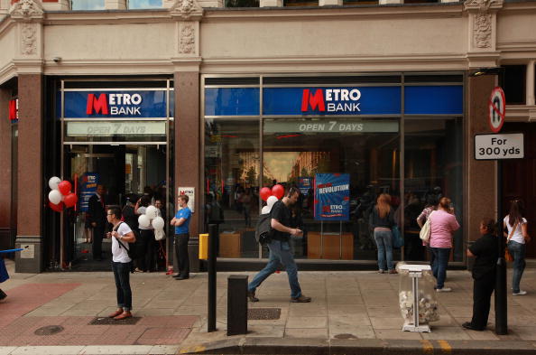 LONDON, ENGLAND - JULY 29: The first branch of Metro Bank opens to the public in Holborn on July 29, 2010 in London, England. The bank is the first UK high street bank to open in the last century, with two branches currently in central and West London opening seven days a week. The bank, Co-founded by billionaire US businessman Vernon Hill hopes to open another 200 branches in the greater London area over the next 10 years. (Photo by Peter Macdiarmid/Getty Images)