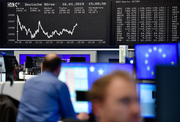 European stock markets tentatively rise as China stems currency fall