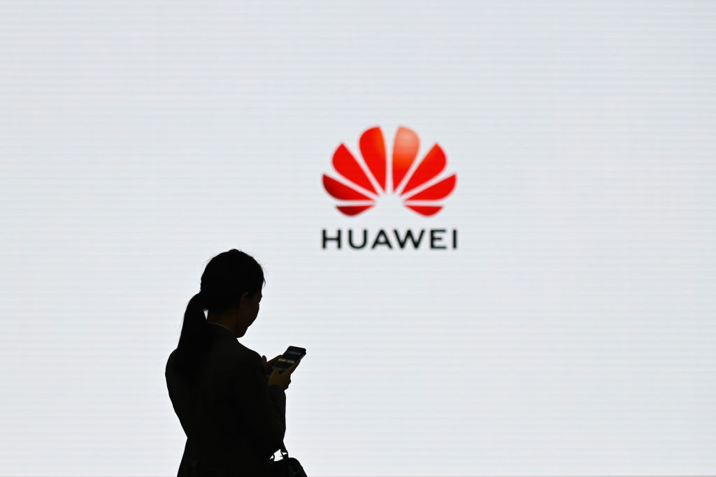 Govt gives telecom giants another deadline to boot Huawei out