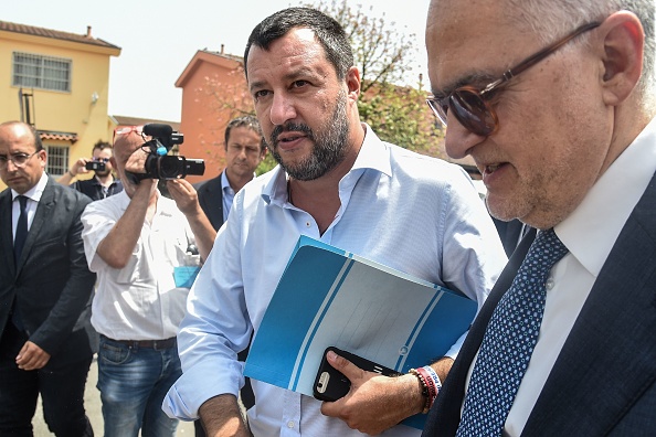 Italian bonds sold off with government close to collapse