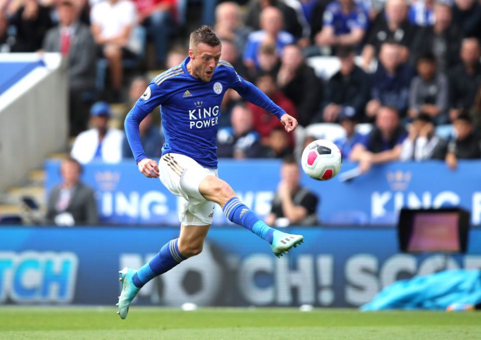 LEICESTER, ENGLAND - AUGUST 31: Jamie Vardy of Leicester City scores his team's first goal during the Premier League match between Leicester City and AFC Bournemouth  at The King Power Stadium on August 31, 2019 in Leicester, United Kingdom. (Photo by Marc Atkins/Getty Images)