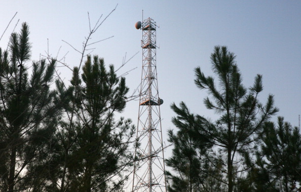 This picture taken on January 11, 2010 in Arjuzanx, southwestern France, shows a mobile phone mast antenna. AFP PHOTO LOIC VENANCE (Photo credit should read LOIC VENANCE/AFP/Getty Images)