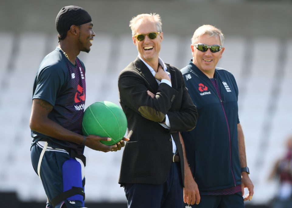 LEEDS, ENGLAND - AUGUST 21: England bowler Jofra Archer (l) chats with Ed Smith and Chris Silverwood (r) during England nets ahead of the 3rd Test match at Headingley on August 21, 2019 in Leeds, England. (Photo by Stu Forster/Getty Images)