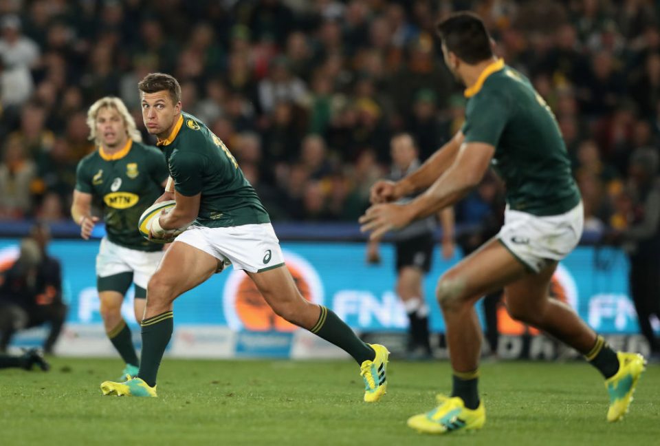 JOHANNESBURG, SOUTH AFRICA - JUNE 09:  Handre Pollard of South Africa passes the ball during the first test match between South Africa and England at Elllis Park on June 9, 2018 in Johannesburg, South Africa.  (Photo by David Rogers/Getty Images)