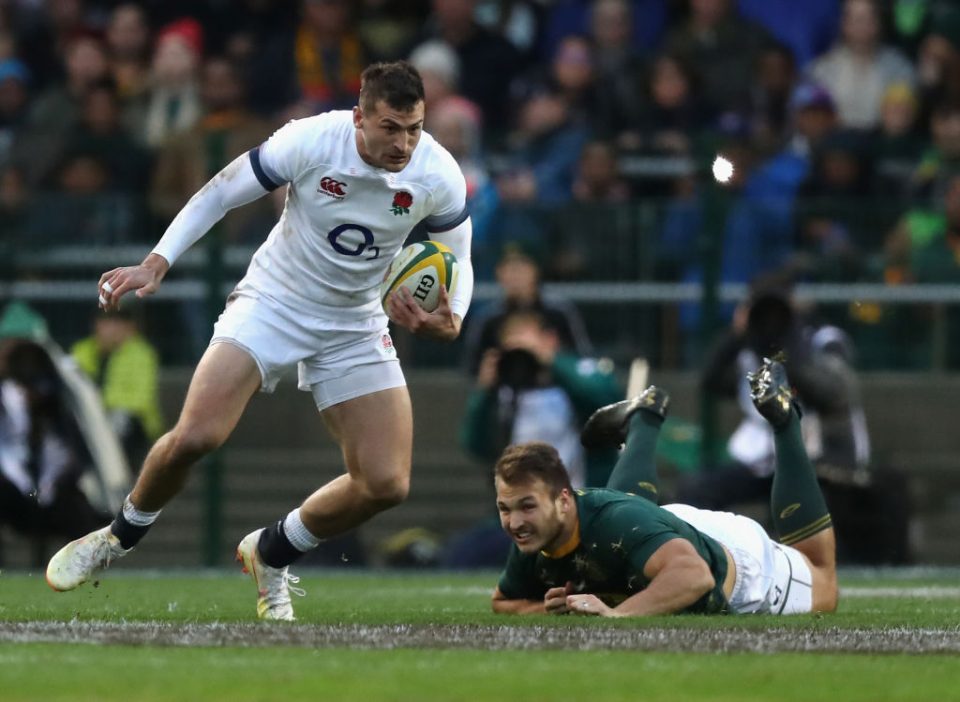 CAPE TOWN, SOUTH AFRICA - JUNE 23:  Jonny May of England moves away from Andre Esterhuizen during the third test match between South Africa and England at Newlands Stadium on June 23, 2018 in Cape Town, South Africa.  (Photo by David Rogers/Getty Images)