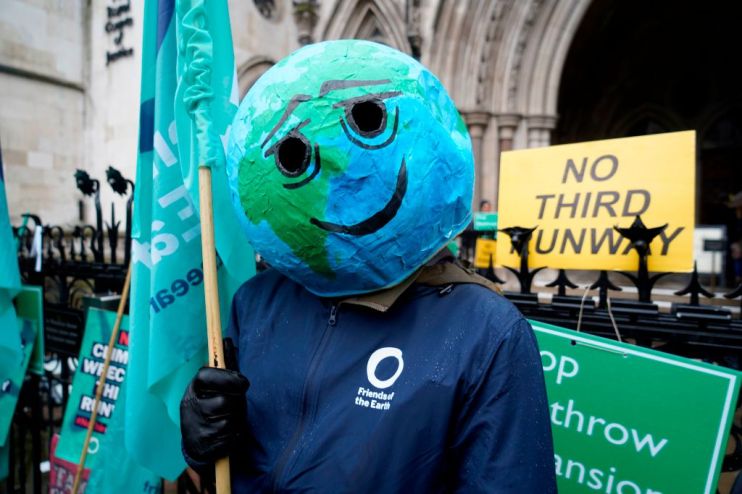 BRITAIN-CLIMATE-ENVIRONMENT-AVIATION-HEATHROW