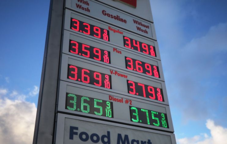 Los Angeles Gas Prices Drop To Lowest Point In A Year