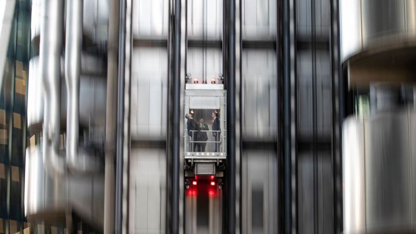 COVID-19, FTSE100 profit warnings