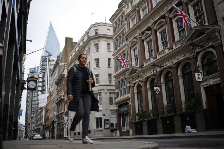 FTSE 100 rises despite tumbling oil prices