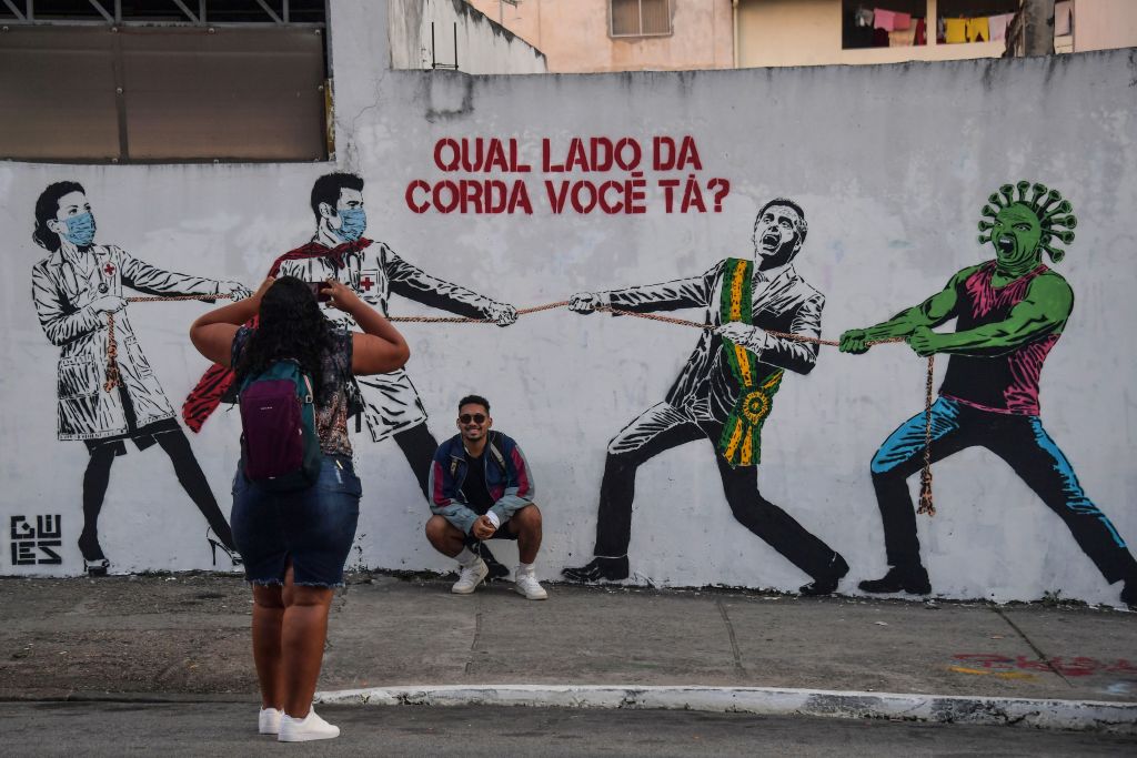 BRAZIL-HEALTH-VIRUS-GRAFFITI
