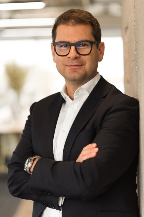 Article and Photo of Gilbert Verdian, Founder & CEO of Quant Network