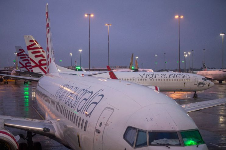 NSW AndVirgin Australia bondholders have submitted a rival deal to Deloitte to buy the embattled carrier out of administration, a spokesman said today.