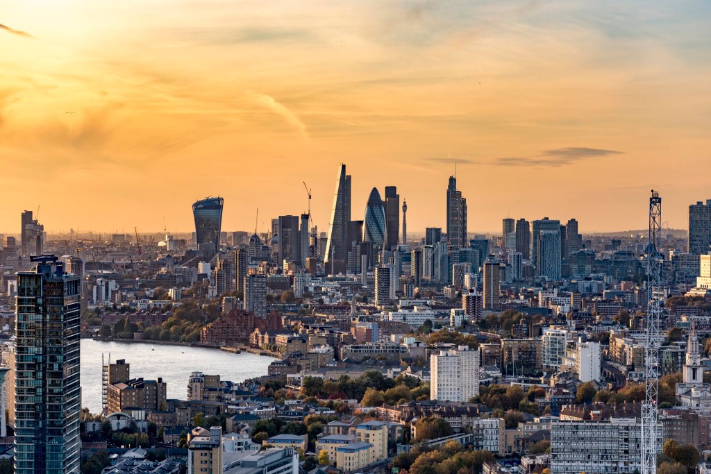 UK sticks by open derivatives trading stance despite EU ban