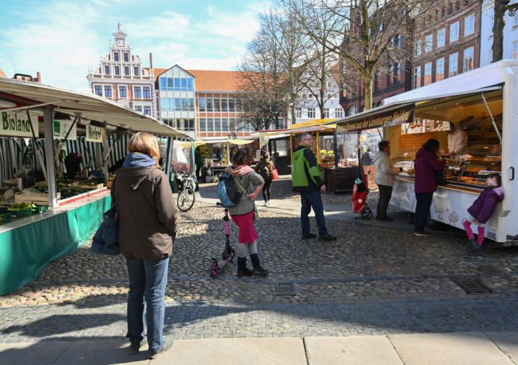 Eurozone rebound stalls as Covid cases hit services sector