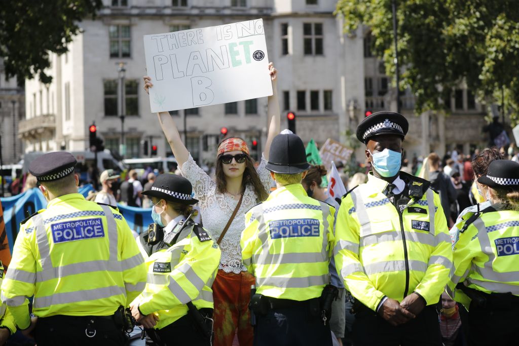 BRITAIN-CLIMATE-PROTEST-POLITICS