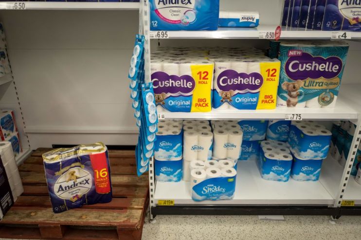 BRITAIN-HEALTH-VIRUS-RETAIL