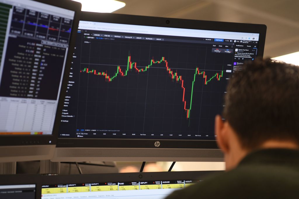 A monitor at a traders desk shows the dip in the value of the pound yesterday as the result was given of the vote on British Prime Minister Theresa May's Brexit plan at the offices of IG markets in the City of London on January 16, 2019. - The pound held its ground today and London's FTSE opened higher after the record defeat of British Prime Minister Theresa May's Brexit plan, as investors consider the next developments in the long-running saga. (Photo by Paul ELLIS / AFP) (Photo by PAUL ELLIS/AFP via Getty Images)