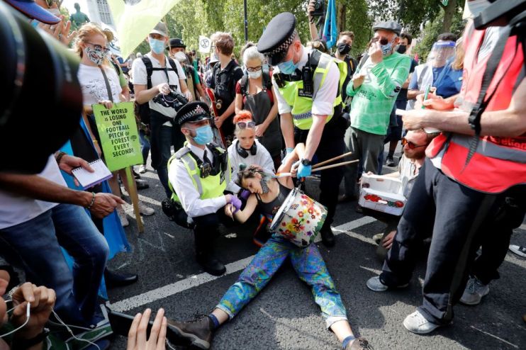 BRITAIN-CLIMATE-PROTEST-POLITICS