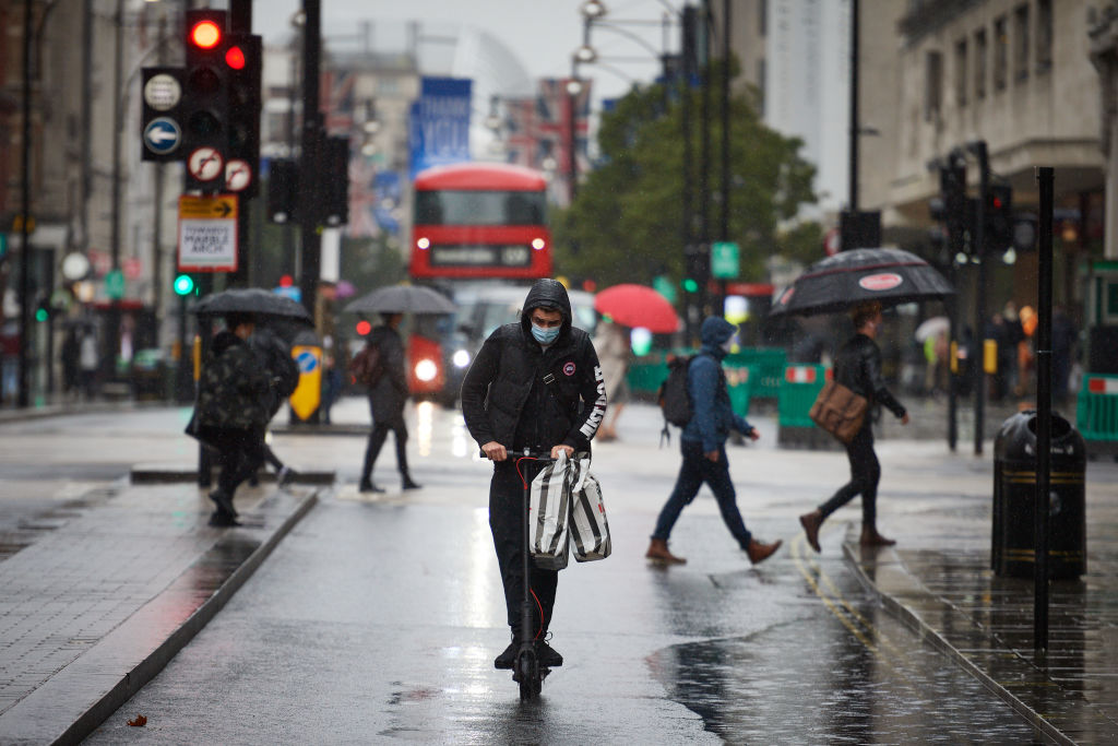Footfall-shoppers-central-London-virus