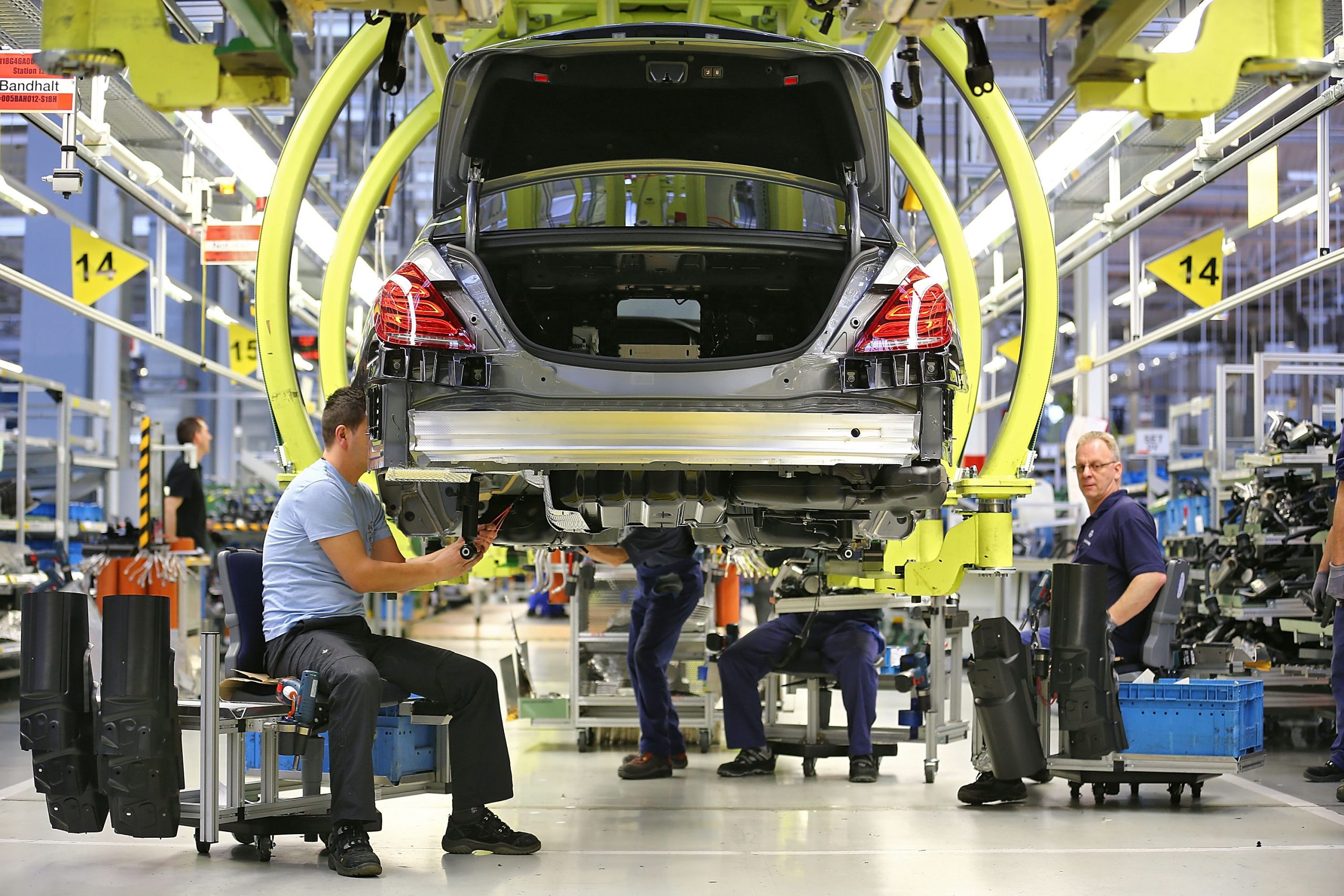 Fall in German factory output a temporary setback, economists say