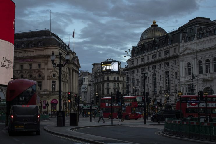Retailers Pin Hopes On Christmas Shopping Season After 2nd Lockdown