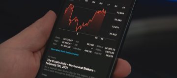 Bitcoin price in euros on phone