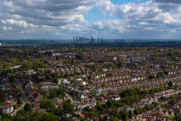 LONDON-HOUSES-PROPERTY-TRANSACTION-COVID-PANDEMIC