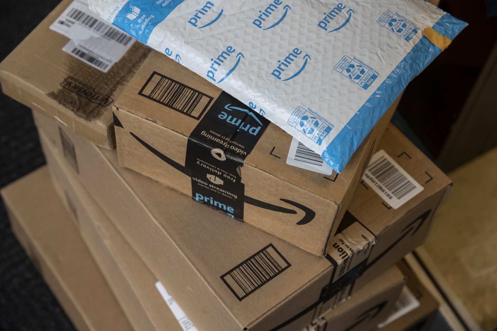 Hundreds of thousands of Brits receive mystery Amazon parcels in ‘brushing’ scam - City A.M. Hundreds of thousands of Brits receive mystery Amazon parcels in ‘brushing’ scam - City A.M.