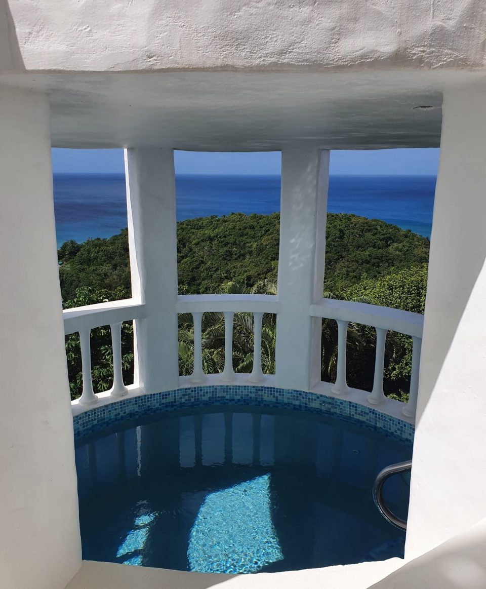 WINDJAMMER-LANDING-HILLSIDE-VILLA-POOL