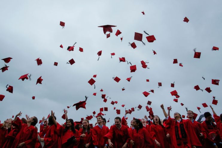 Amazon will pay the college tuition fees of US employees.