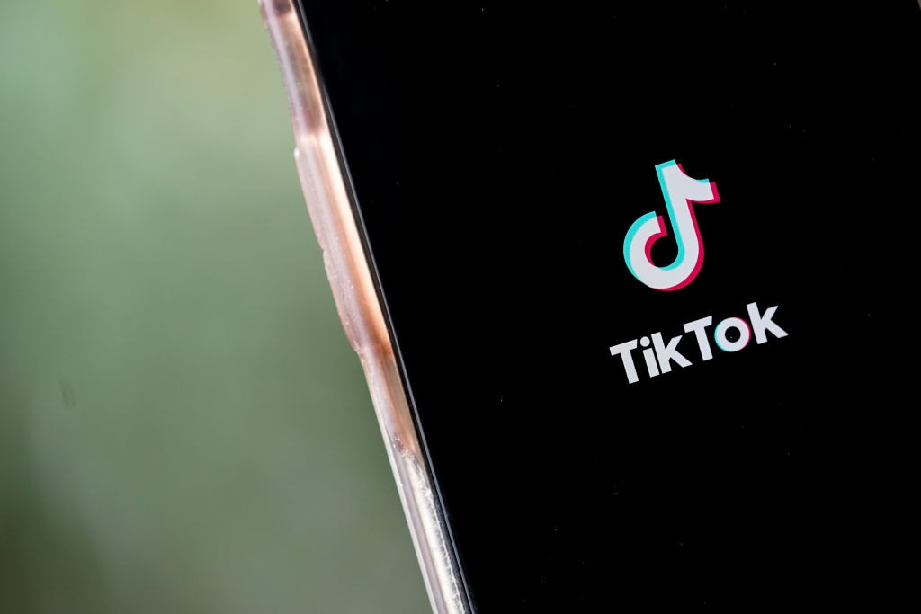 Tiktok nears deal for sale of US operations after chief exec quits