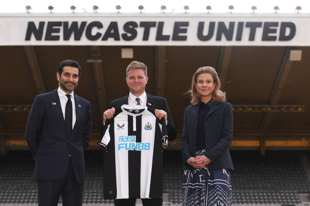 NEWCASTLE UPON TYNE, ENGLAND - NOVEMBER 10: New Newcastle Head Coach Eddie Howe (c) pictured at his unveiling press conference with Directors Amanda Staveley and Mehrdad Ghodoussi at St. James Park on November 10, 2021 in Newcastle upon Tyne, England. (Photo by Stu Forster/Getty Images)