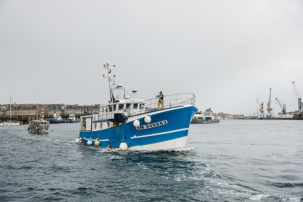 French Fishermen to Block Ports, Eurotunnel Over License Spat