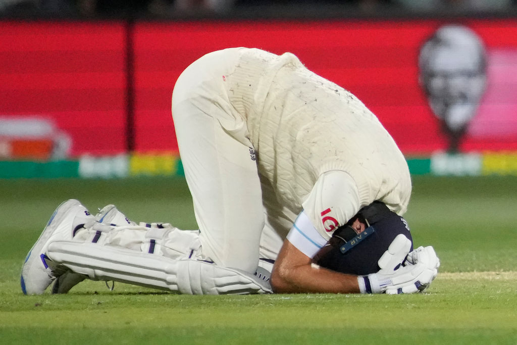 England laboured on day four as they looked to chase 450 in the second Ashes Test.