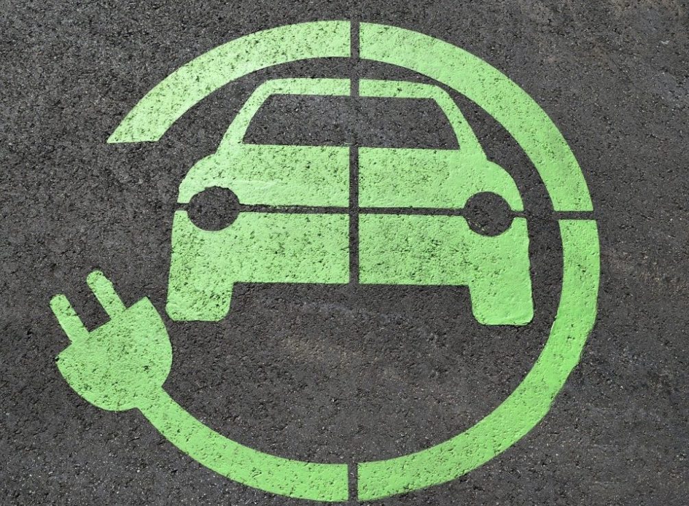 The number of patents for EV technology has gone up 59 per cent in the last five years, driving down fossil fuel ones. (Photo/Pixabay).