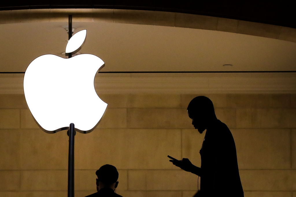 Apple introduces AirTag - Apple