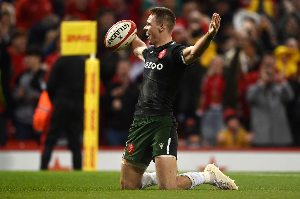 Liam Williams is swapping Scarlets for Cardiff next season. 