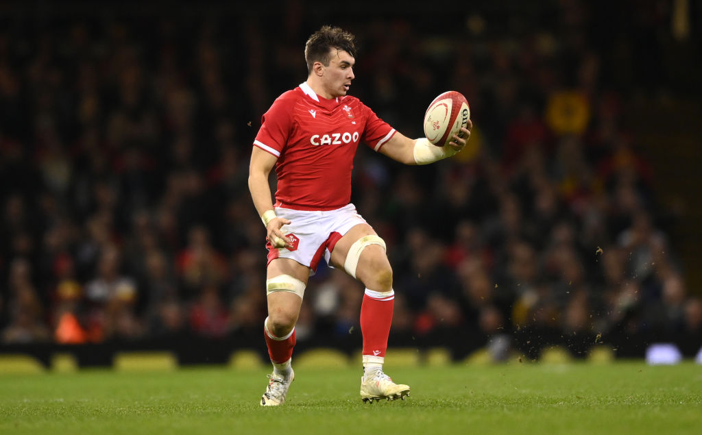 CARDIFF, WALES - NOVEMBER 20: Wales flanker Taine Basham on the charge during the Autumn Nations Series match between Wales and Australia at Principality Stadium on November 20, 2021 in Cardiff, Wales. (Photo by Stu Forster/Getty Images)