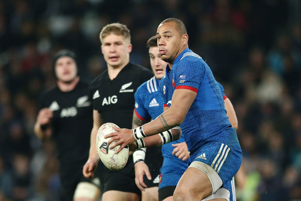 DUNEDIN, NEW ZEALAND - JUNE 23:  Gael Fickou of France runs the ball during the International Test match between the New Zealand All Blacks and France at Forsyth Barr Stadium on June 23, 2018 in Dunedin, New Zealand.  (Photo by Anthony Au-Yeung/Getty Images)
