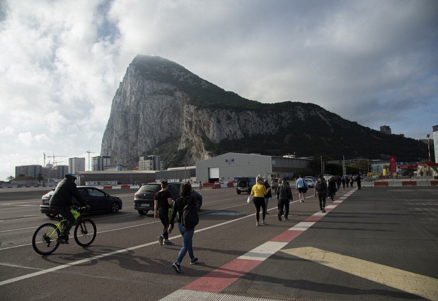 Unglaube und Verwirrung an der Grenze zu Gibraltar, als Spanien britische Staatsbürger an der Einreise hindert