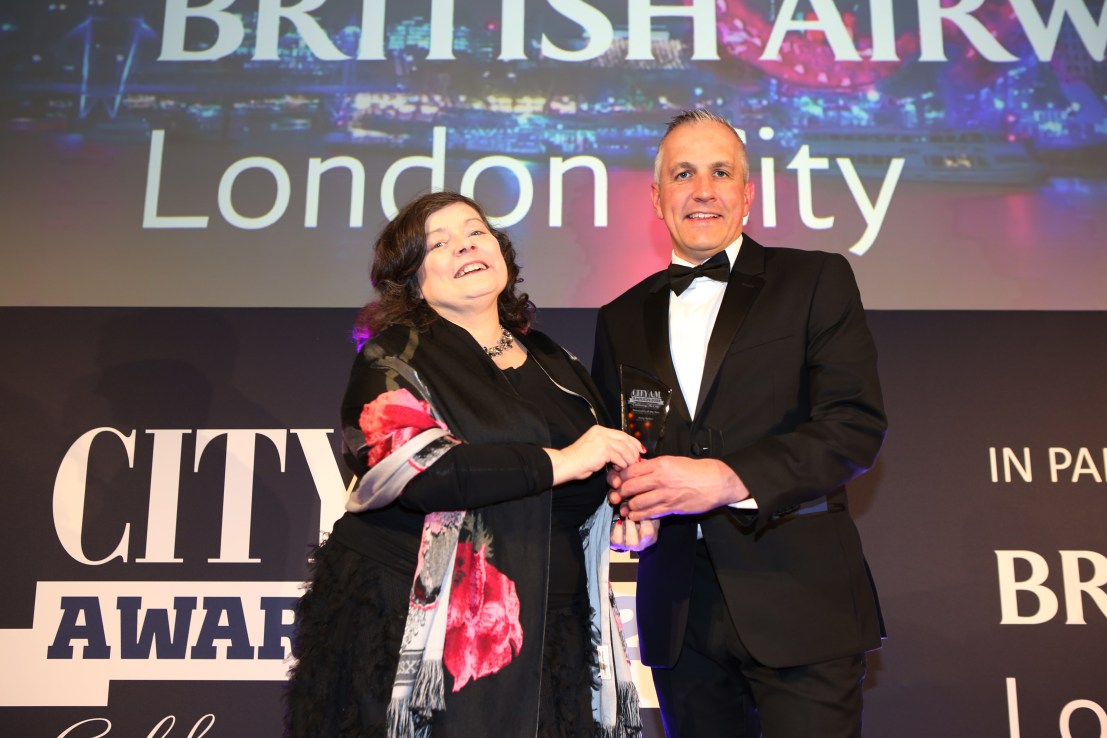 City Awards 2022 at the Guildhall London 28.04.22
Anne Boden, founder of Starling Bank is presented an award by Mark Leather, head of Engineering at BA CityFlyer
(c)  Gretel Ensignia, gretel_ensignia@hotmail.com, 07783620234