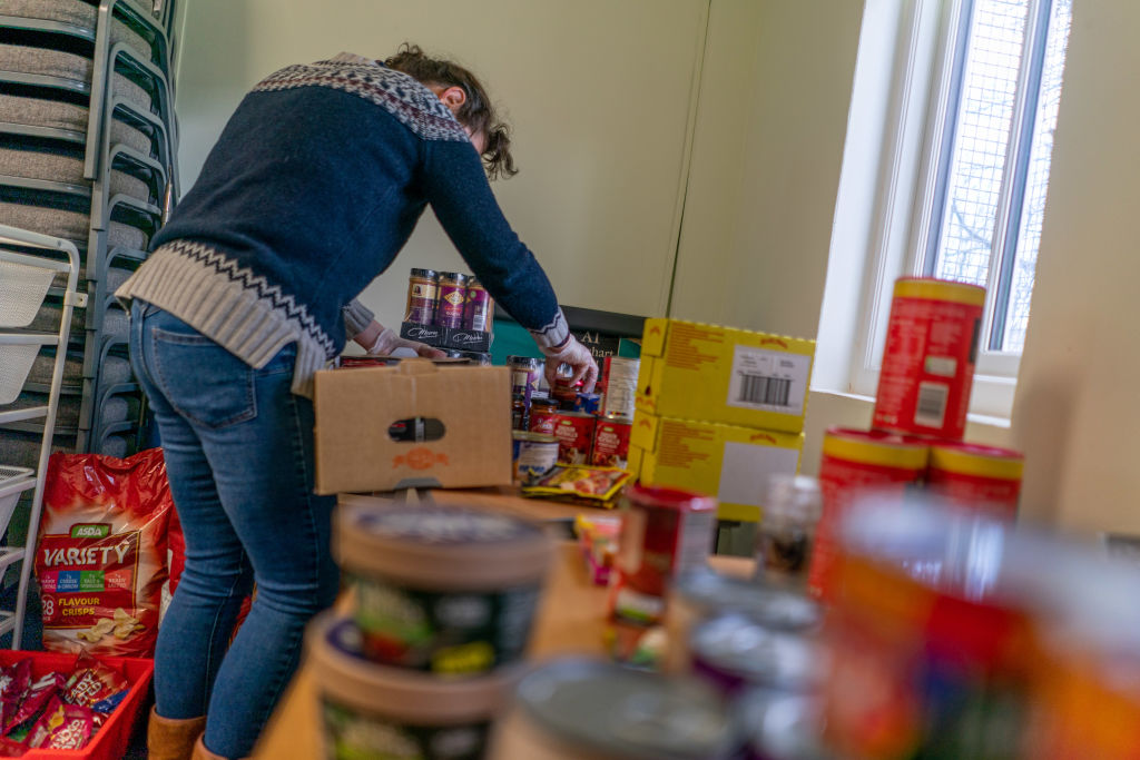 Community For Food Charity Deliver Food To People In Need