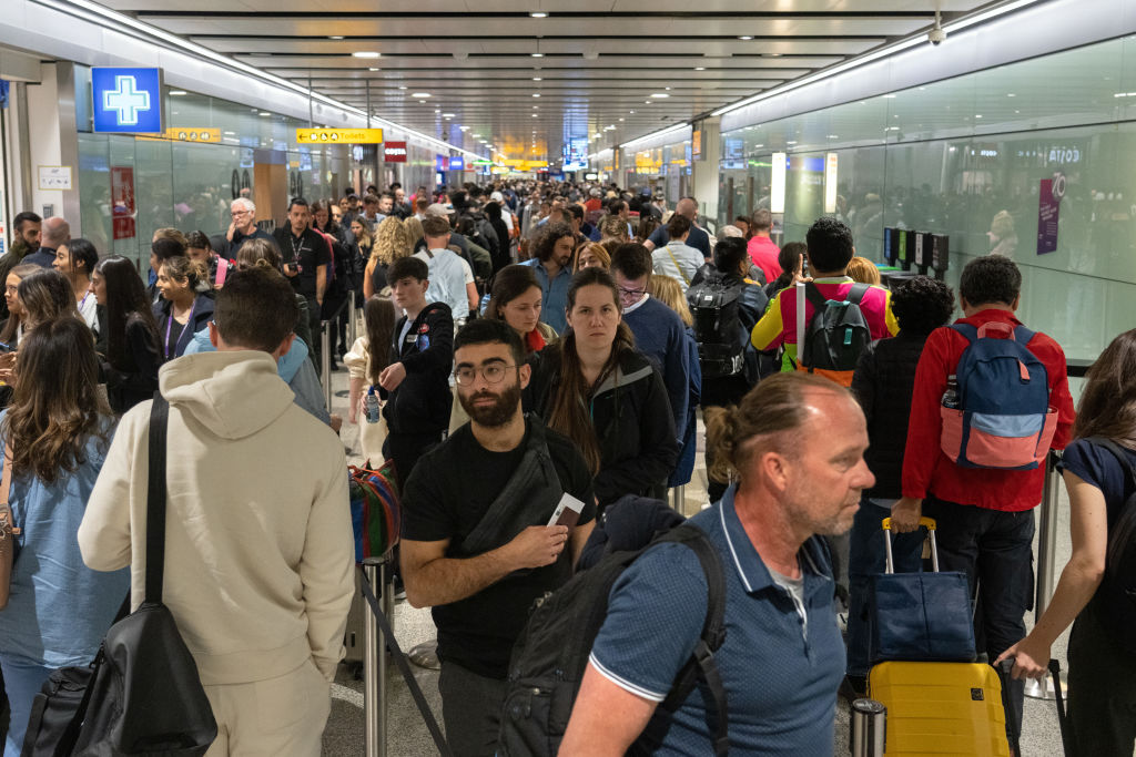 UK Airports Struggle With Long Queues And Cancellations Ahead Of Holiday Weekend